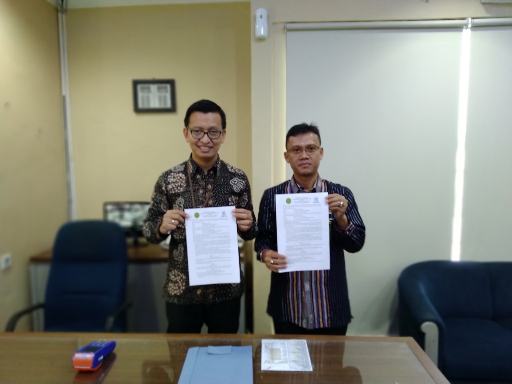 penandatanganan Memorandum of Understanding (MOU) antara BRI cabang Waikabubak